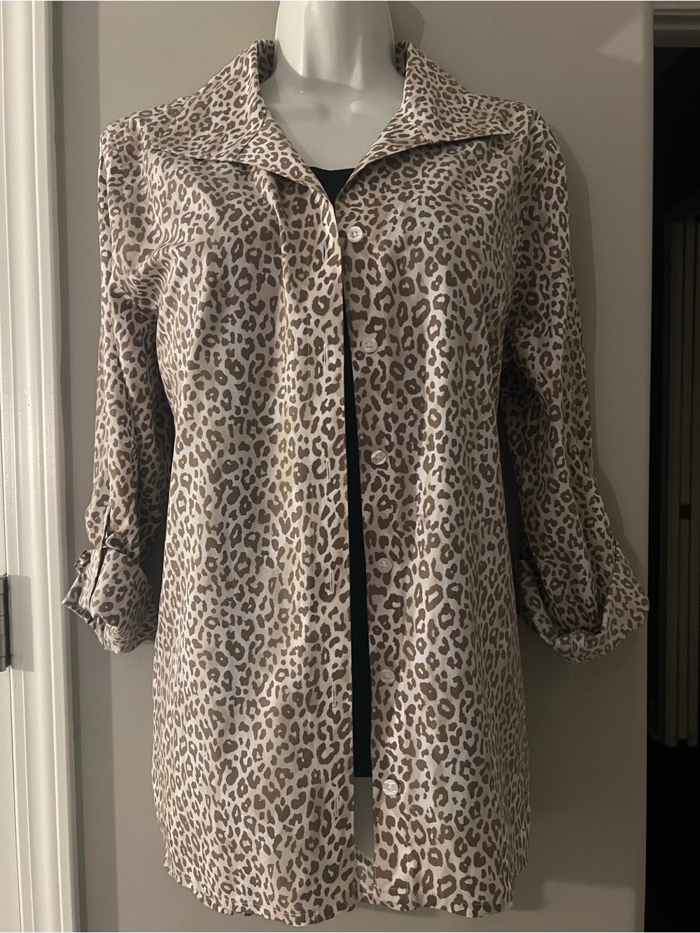 CHICOS ANIMAL PRINT NO IRON TUNIC TOP SZ 1 (8,M)